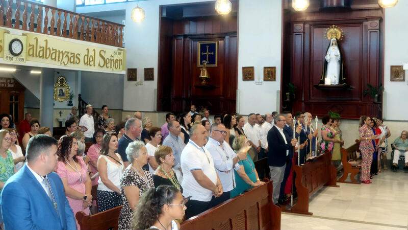 El Rocío Brotherhood imposes the medal on the new president