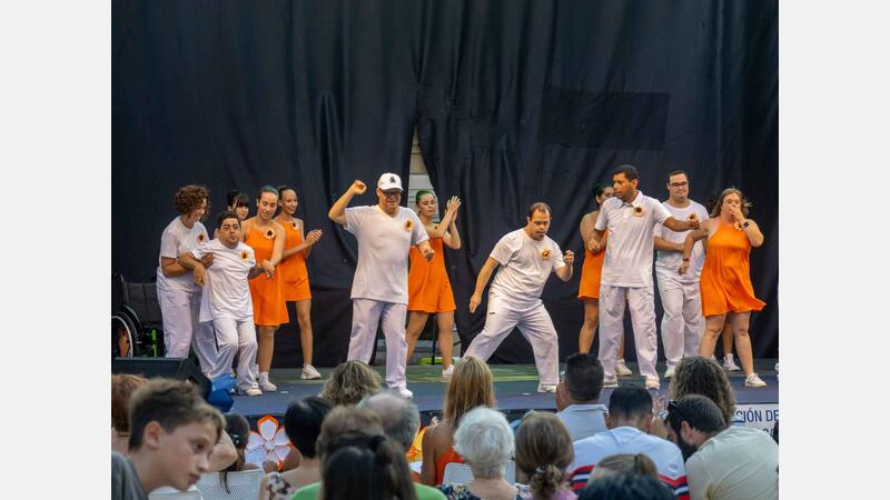 Asmibe celebra en Benidorm su XIX Festival Benéfico de Convivencia