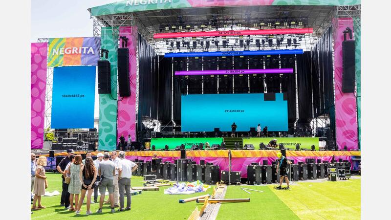 Last preparations in the Sports City for the Reggaeton Beach Festival