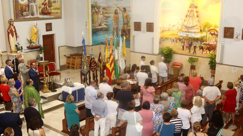 El Rocío Brotherhood imposes the medal on the new president