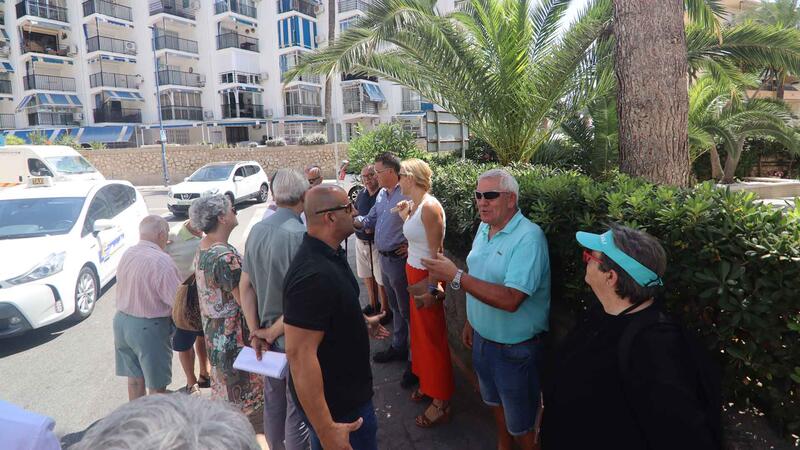 The City Council meets the residents of La Cala to learn about their proposals on furniture, mobility and vehicles