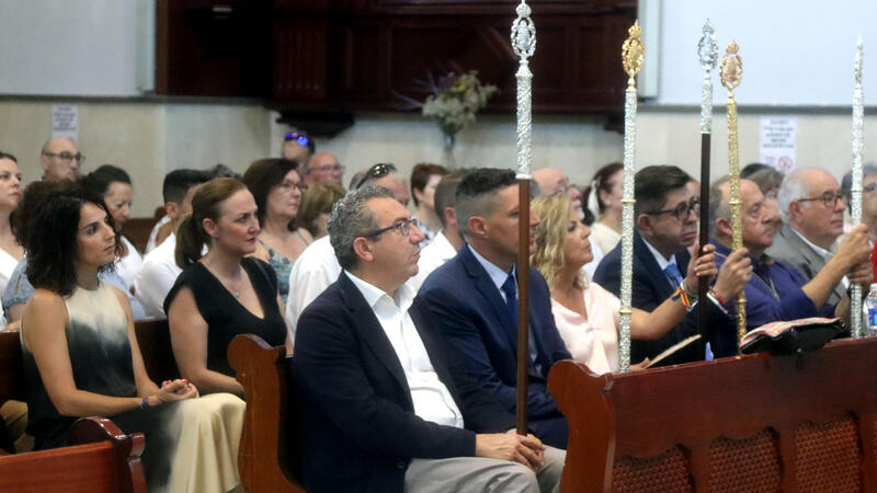 El Rocío Brotherhood imposes the medal on the new president