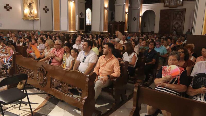 The rondalla of the ACR La Barqueta achieves an absolute full house with the concert in honor of Sant Jaume
