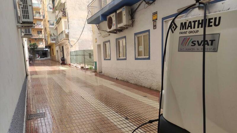 Benidorm desarrolla durante el verano una campaña extraordinaria de limpieza viaria en todos los barrios