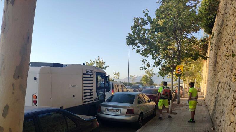 Benidorm desarrolla durante el verano una campaña extraordinaria de limpieza viaria en todos los barrios