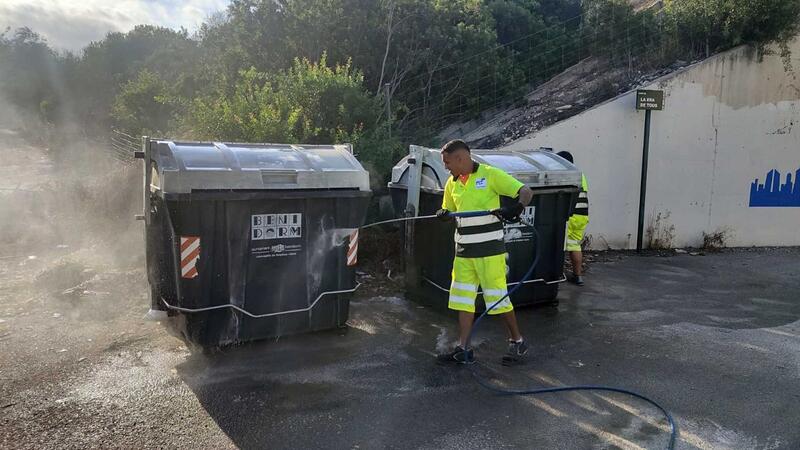 Benidorm desarrolla durante el verano una campaña extraordinaria de limpieza viaria en todos los barrios
