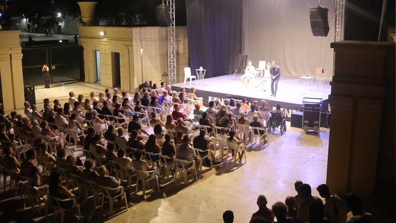 The mentalism of Toni Bright dazzles a packed auditorium Óscar Esplá in Benidorm