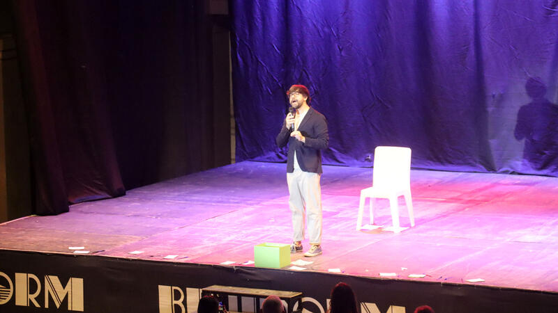 Óscar Esplá Auditorium in Benidorm registers a new full house for the second consecutive day with the humor of Luis Piedrahita