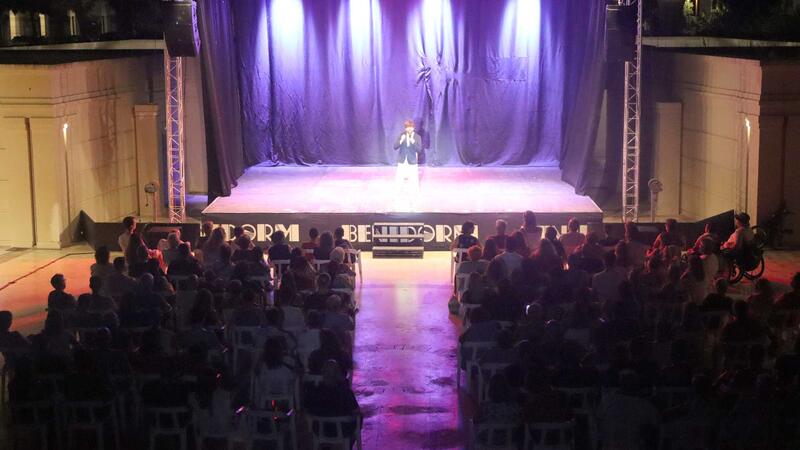 Óscar Esplá Auditorium in Benidorm registers a new full house for the second consecutive day with the humor of Luis Piedrahita