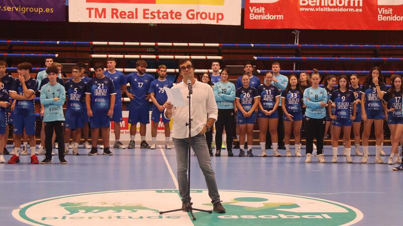 El Club Handbol TM Benidorm presenta tots els seus equips abans d