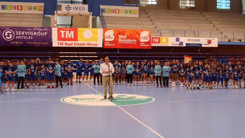 El Club Handbol TM Benidorm presenta tots els seus equips abans d