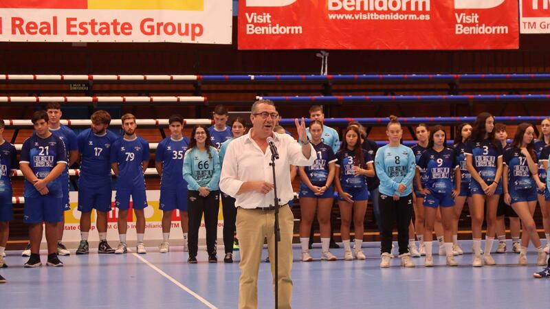 El Club Handbol TM Benidorm presenta tots els seus equips abans d