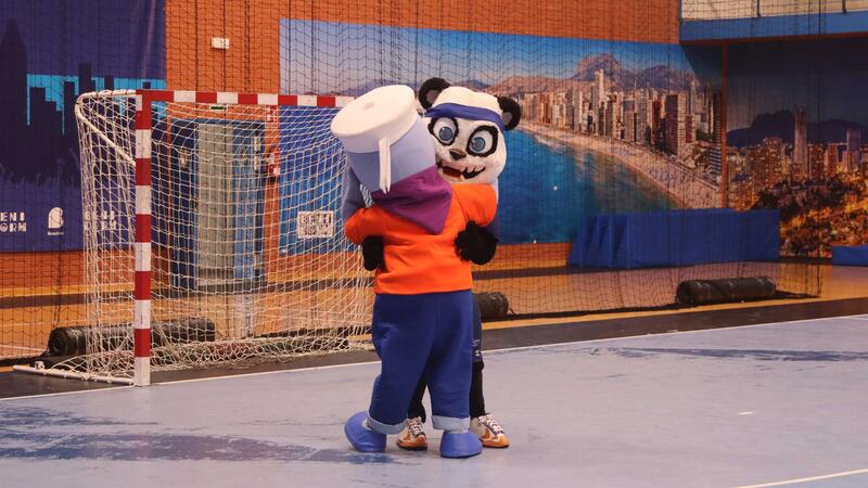 El Club Handbol TM Benidorm presenta tots els seus equips abans d