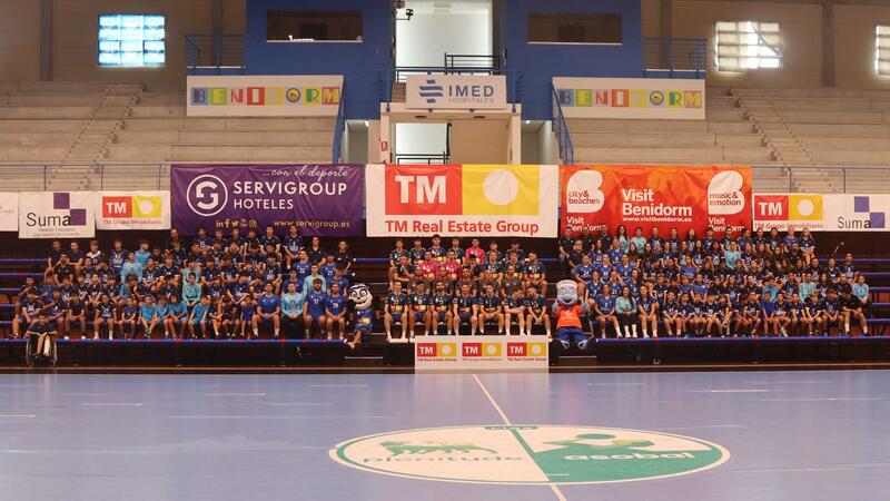 El Club Handbol TM Benidorm presenta tots els seus equips abans d