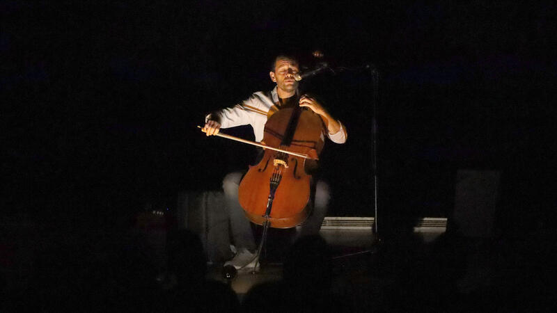 El violoncel de Matthieu Saglio va marcar ahir l