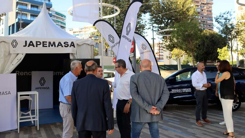 Toni Pérez reafirma el compromís de Benidorm amb la mobilitat sostenible en la clausura del III Fòrum Benimov
