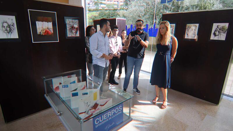 Benidorm acoge una exposición de dibujos del artista colombiano Fabián Salazar 