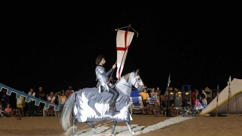 El ‘ataque pirata a Benidorm’ marca el inicio de las fiestas de Moros y Cristianos en la ciudad 