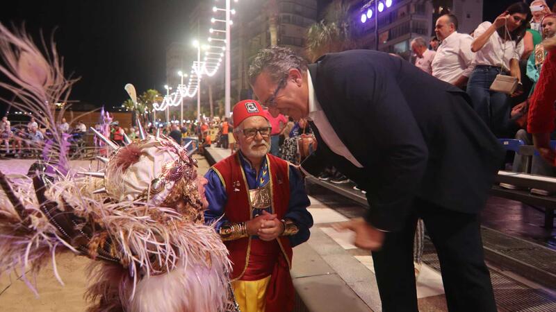 El ‘ataque pirata a Benidorm’ marca el inicio de las fiestas de Moros y Cristianos en la ciudad 