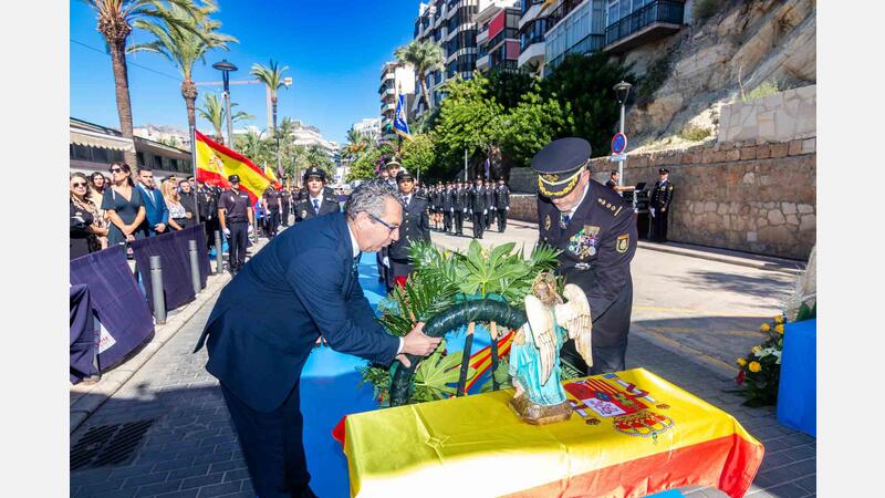 Benidorm celebra con un solemne acto el Día de la Policía Nacional
