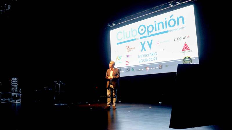 The mayor of Benidorm supports Club Opinión in the celebration of its 15th anniversary