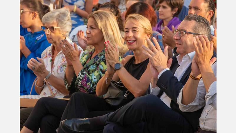La xirimita i les danses tradicionals prenen el Castell de Benidorm