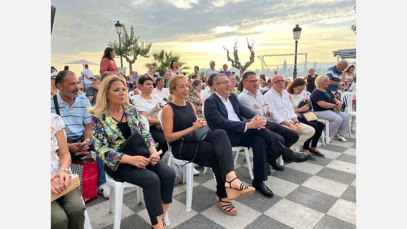 La xirimita i les danses tradicionals prenen el Castell de Benidorm