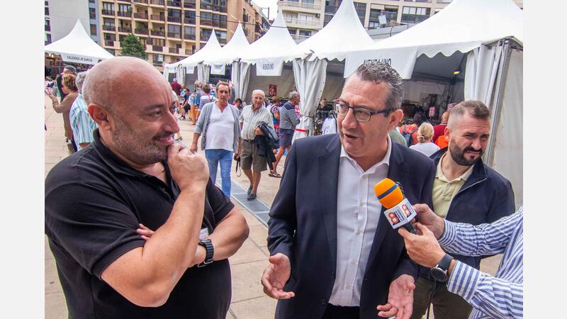 La X Feria Outlet arranca en Benidorm con una veintena de comercios y elevada participación de público 