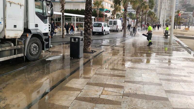 Benidorm sustituirá un tramo de alcantarillado de la avenida Madrid para acabar con los malos olores y los vertidos a la playa 