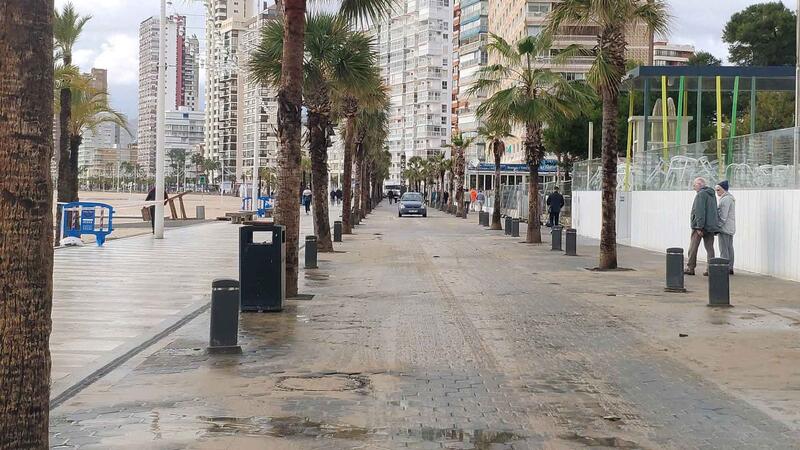 Benidorm sustituirá un tramo de alcantarillado de la avenida Madrid para acabar con los malos olores y los vertidos a la playa 
