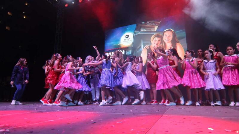 Bavallons, en categoria Infantil, i El Parotet i Desterrats, en Adults, s