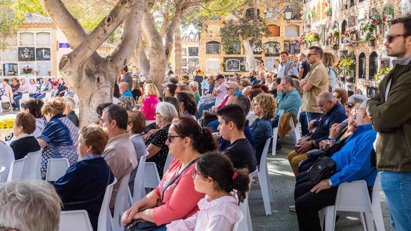 Benidorm celebra Tots Sants amb visites multitudinàries als seus cementeris