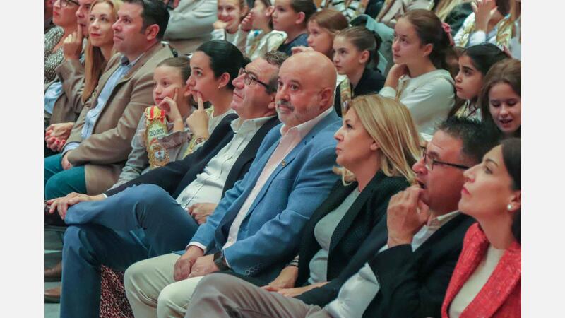 La Associació de Penyes presenta su ‘Llibre oficial’ de fiestas 2023