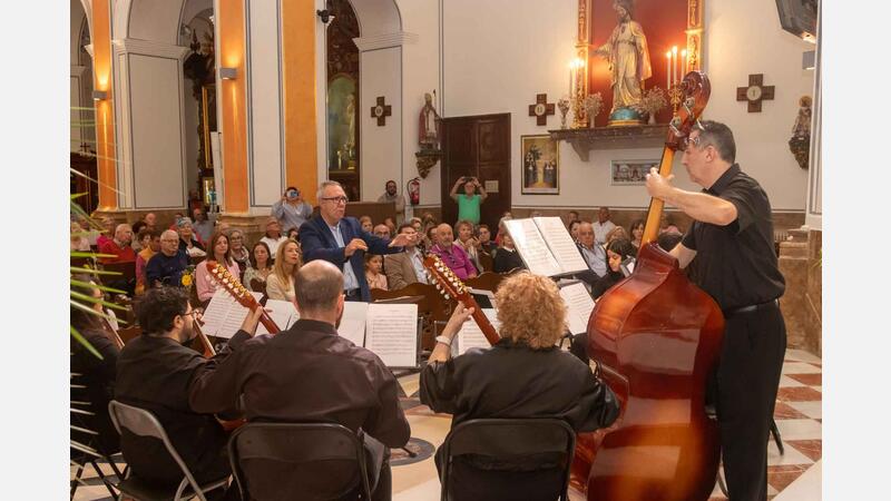 Concierto en Sant Jaume y Santa Anna de la Orquesta de Pulso y Púa de ‘La Barqueta’