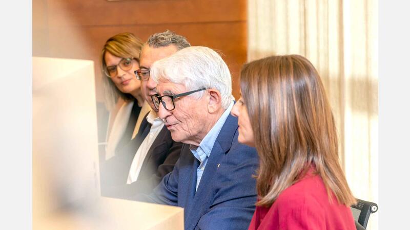 El Rotary Club de Benidorm entrega a la agrupación local de AMPAs 10.000 euros en material de papelería para escolares vulnerables