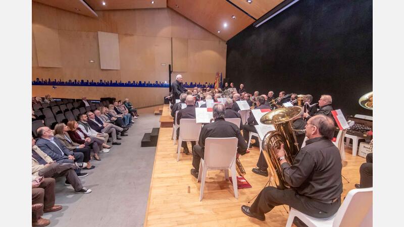 Gran éxito del concierto de la Banda Musical UDP Lliria-Camp de Túria-Serranos en el Salón de Actos de Benidorm