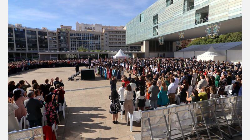 Campanas, música y pólvora anuncian el comienzo de les Festes Patronals de Benidorm
