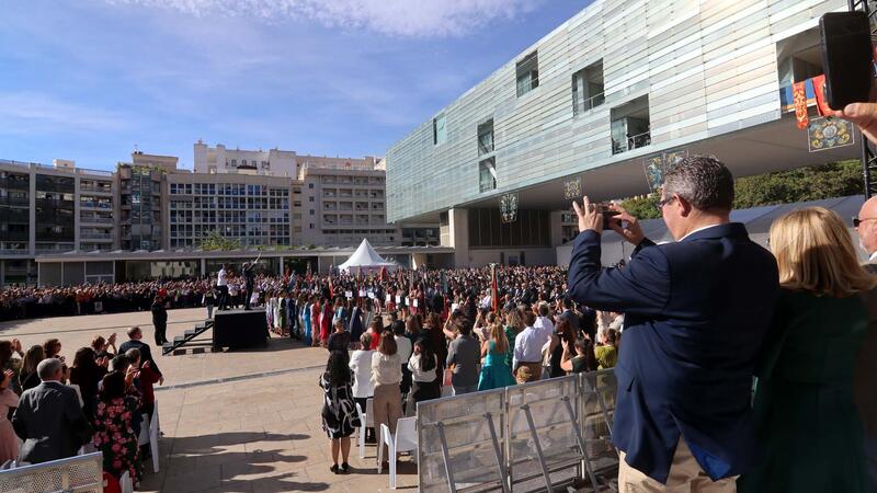 Campanas, música y pólvora anuncian el comienzo de les Festes Patronals de Benidorm