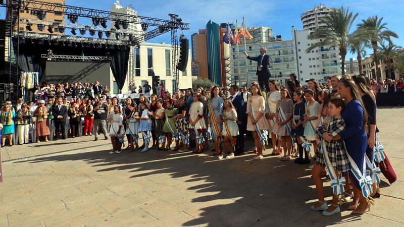 Campanas, música y pólvora anuncian el comienzo de les Festes Patronals de Benidorm