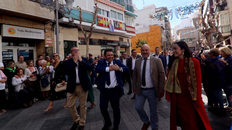 Campanas, música y pólvora anuncian el comienzo de les Festes Patronals de Benidorm