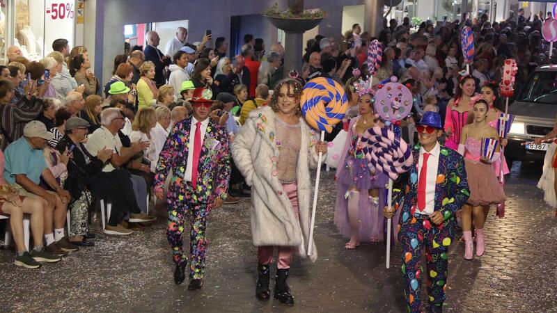 Les carrosses i un magnífic castell de focs artificials posen el fermall final a unes brillants Festes Majors Patronals 2023