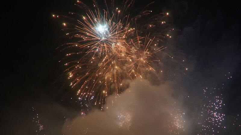 Les carrosses i un magnífic castell de focs artificials posen el fermall final a unes brillants Festes Majors Patronals 2023