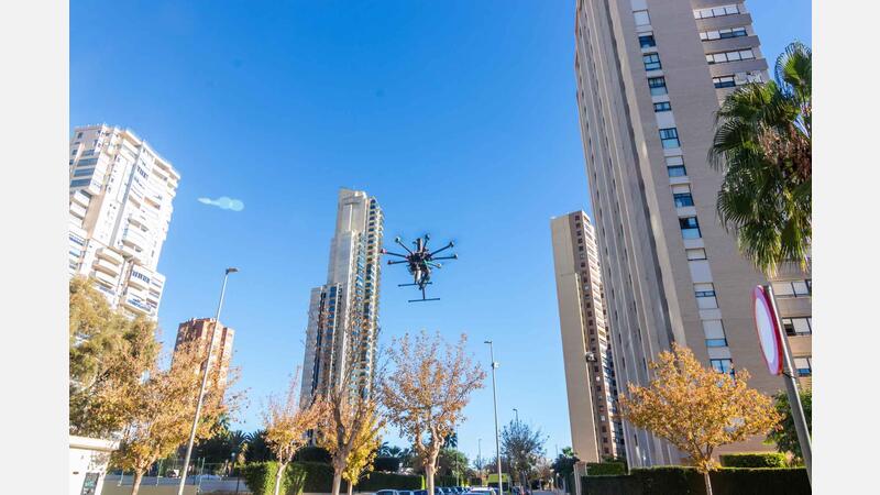 Benidorm acull una prova pilot de navegació de drons en entorns urbans de la Comissió Europea