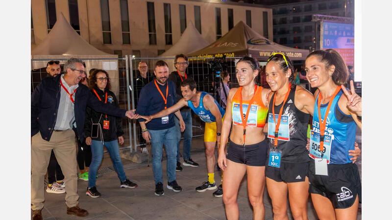 4.800 corredores participan en la Benidorm Half, la fiesta del deporte