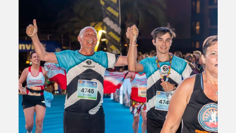 4.800 corredores participan en la Benidorm Half, la fiesta del deporte