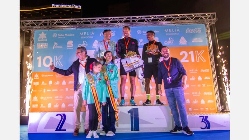 4.800 corredores participan en la Benidorm Half, la fiesta del deporte