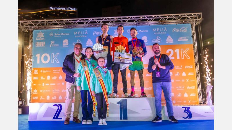 4.800 corredores participan en la Benidorm Half, la fiesta del deporte