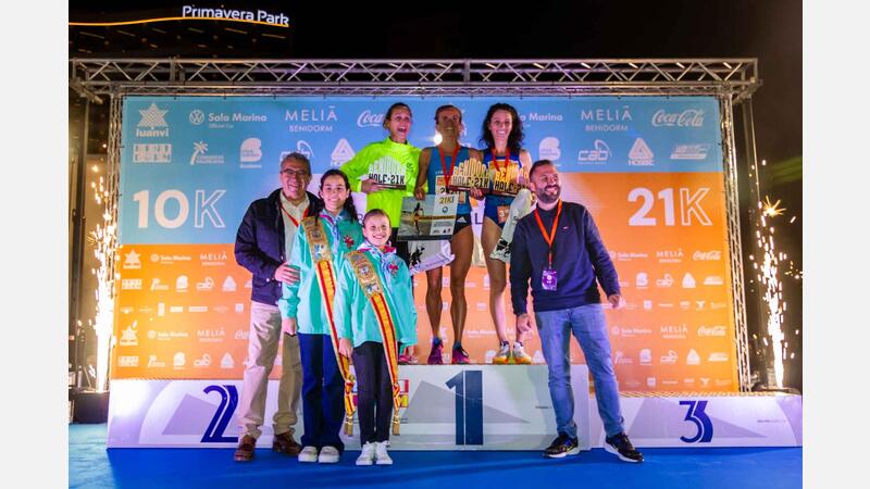 4.800 corredores participan en la Benidorm Half, la fiesta del deporte