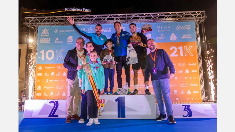 4.800 corredores participan en la Benidorm Half, la fiesta del deporte