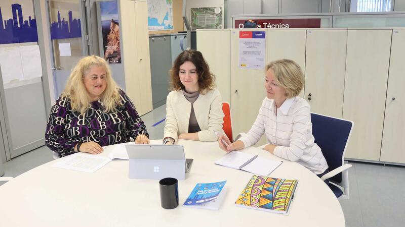  Marina Baixa Employment Pact organizes a talk to standardize the academic training of migrants